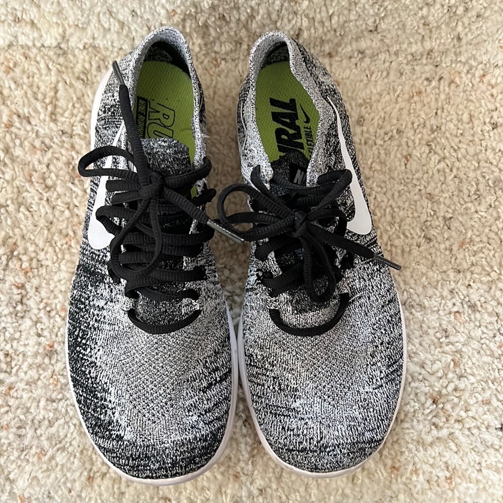 Nike Free Runs